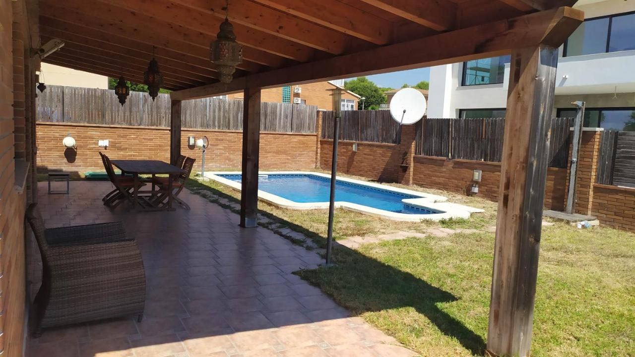 Chalet Moderno Con Piscina En Calafell Villa Eksteriør billede