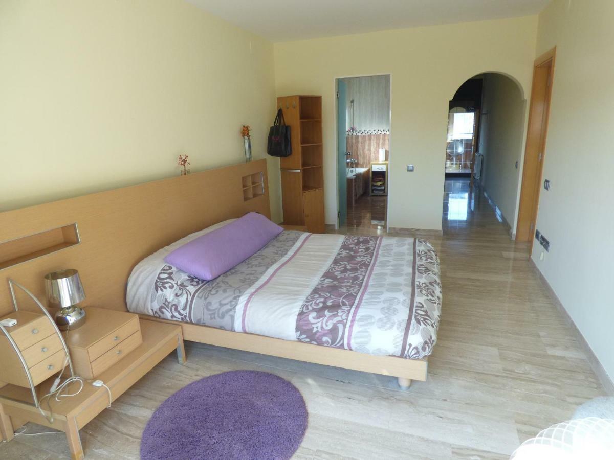 Chalet Moderno Con Piscina En Calafell Villa Eksteriør billede
