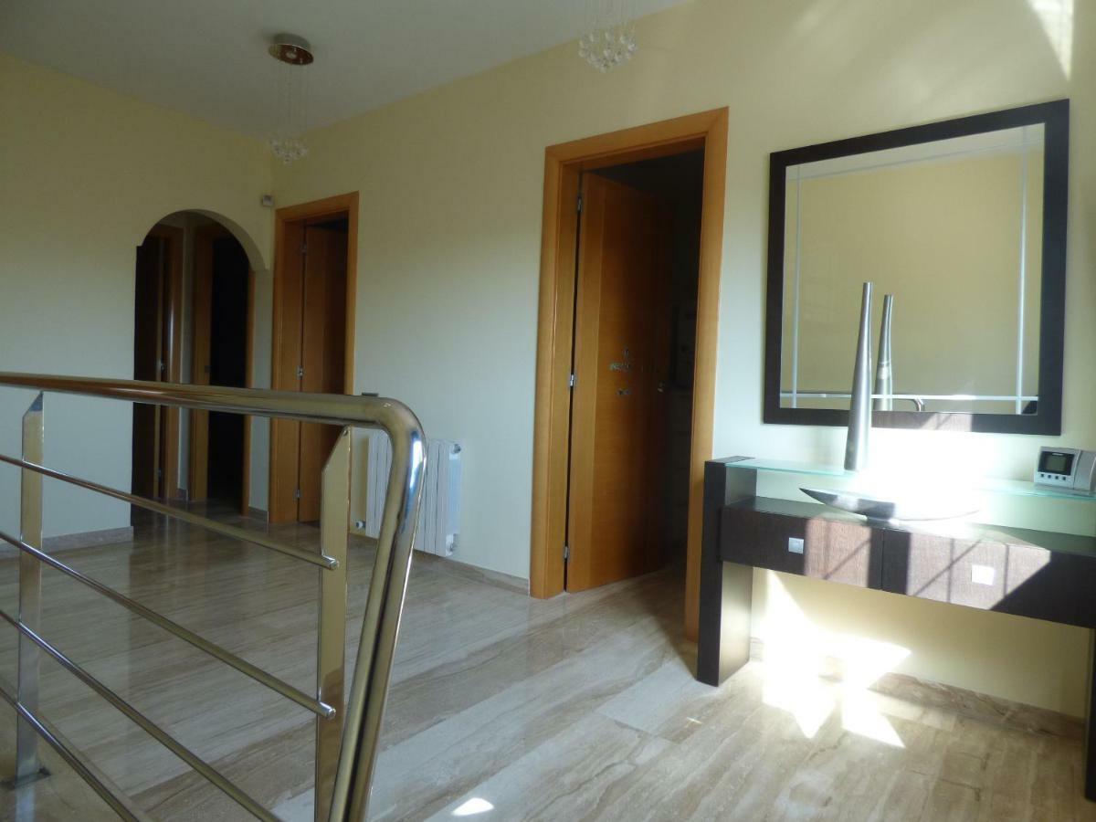 Chalet Moderno Con Piscina En Calafell Villa Eksteriør billede