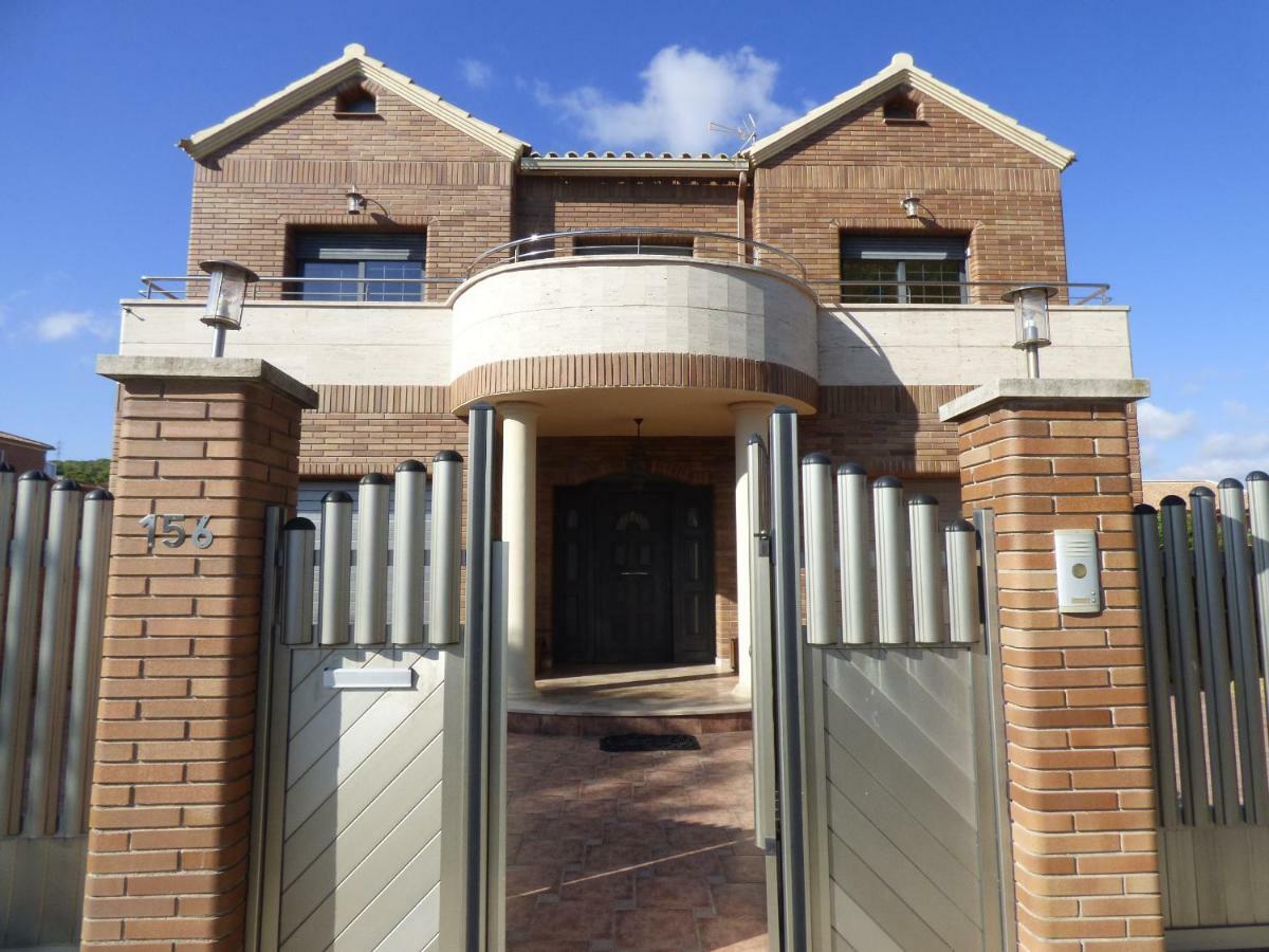 Chalet Moderno Con Piscina En Calafell Villa Eksteriør billede