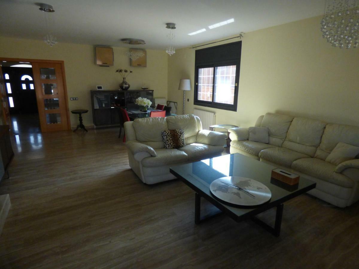 Chalet Moderno Con Piscina En Calafell Villa Eksteriør billede